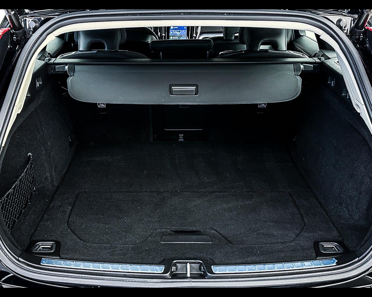 VOLVO V60 (2018-->) - V60 B4 (d) automatico Core