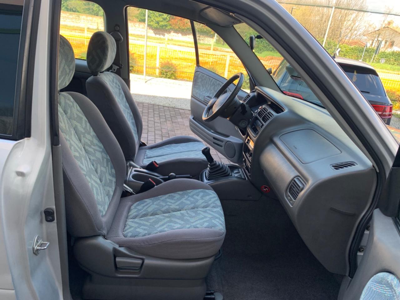 Suzuki Grand Vitara 1.6i 16V cat 3 porte