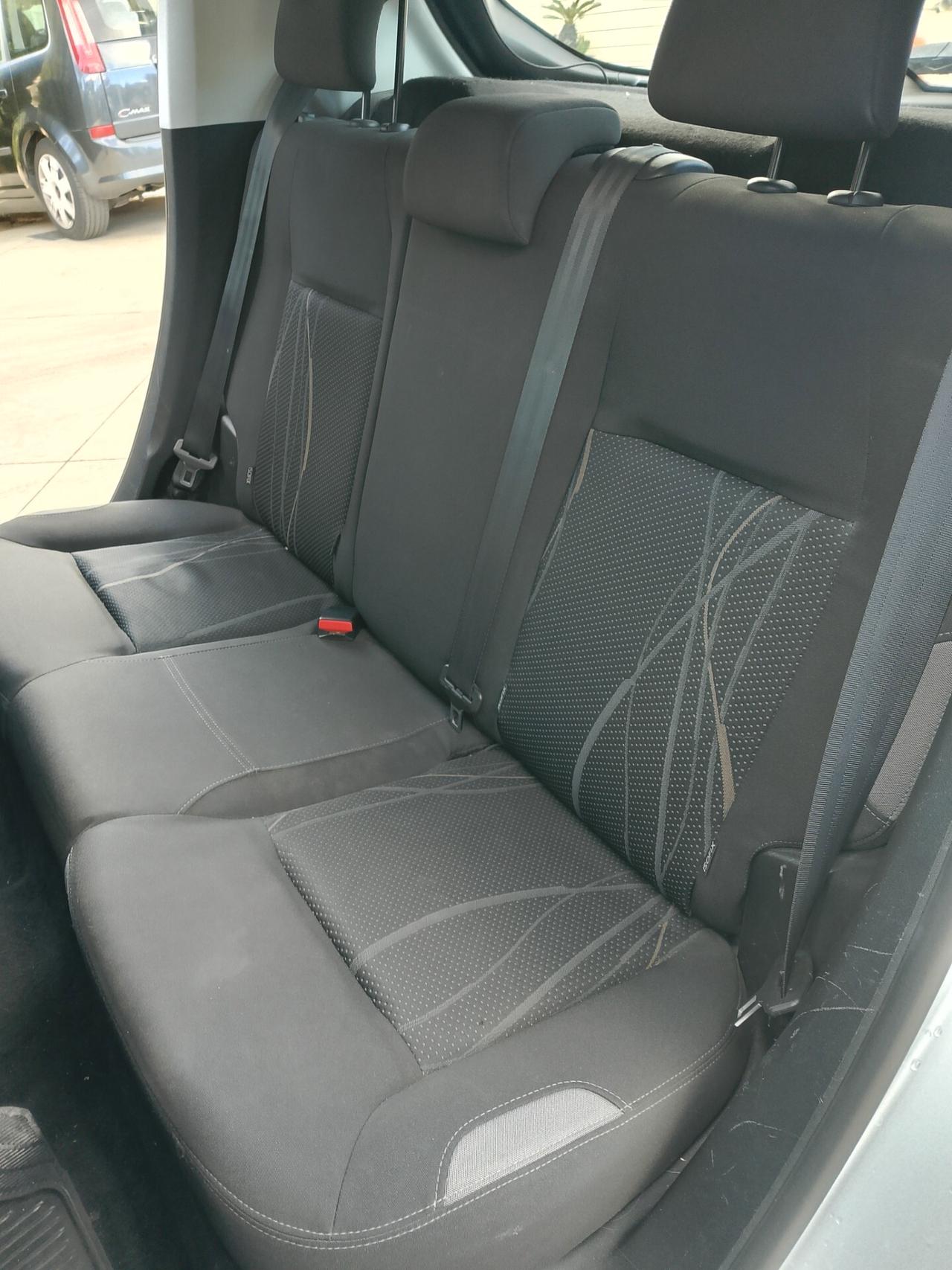 Peugeot 208 1.4 HDi 68 CV 5 porte Allure