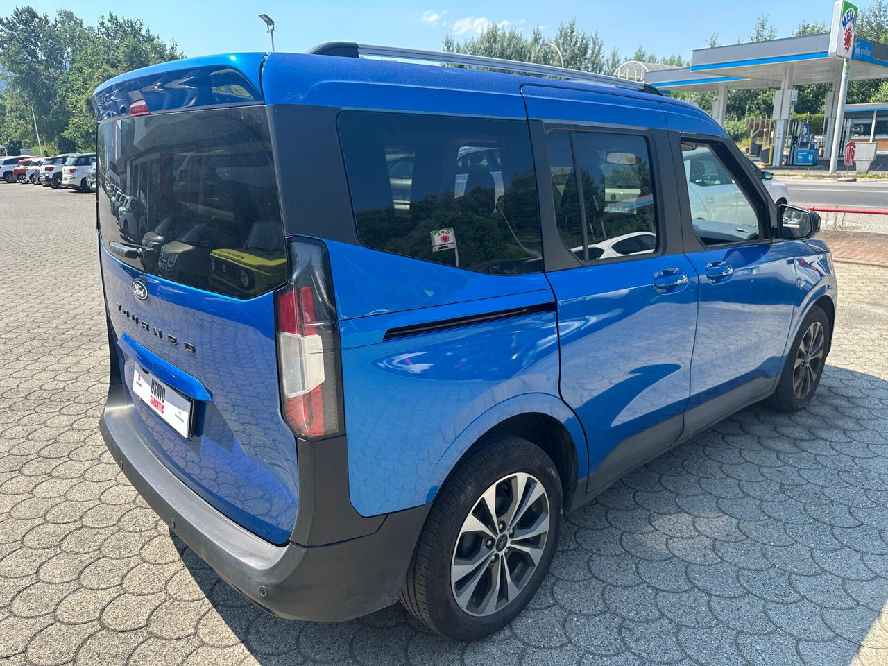 Ford Tourneo Courier 1.0 EcoBoost Titanium