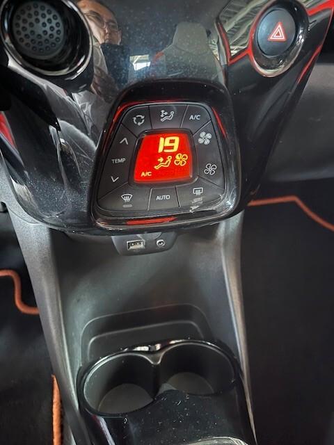 Toyota Aygo 1.0 VVT-i 69 CV 5 porte x-cite