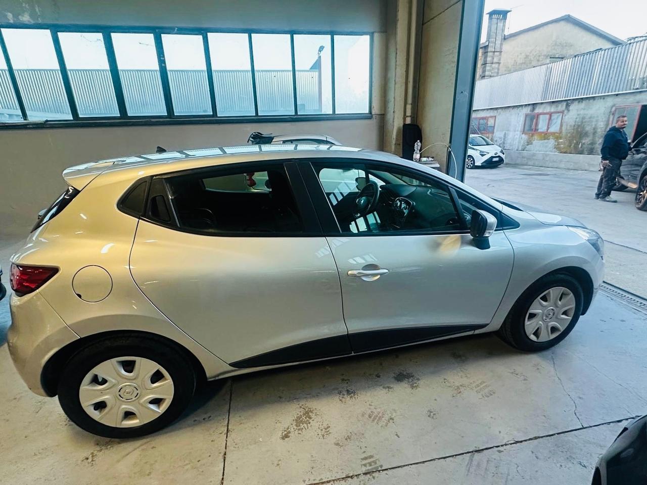 Renault Clio 1.2 75 CV 5 porte Duel2