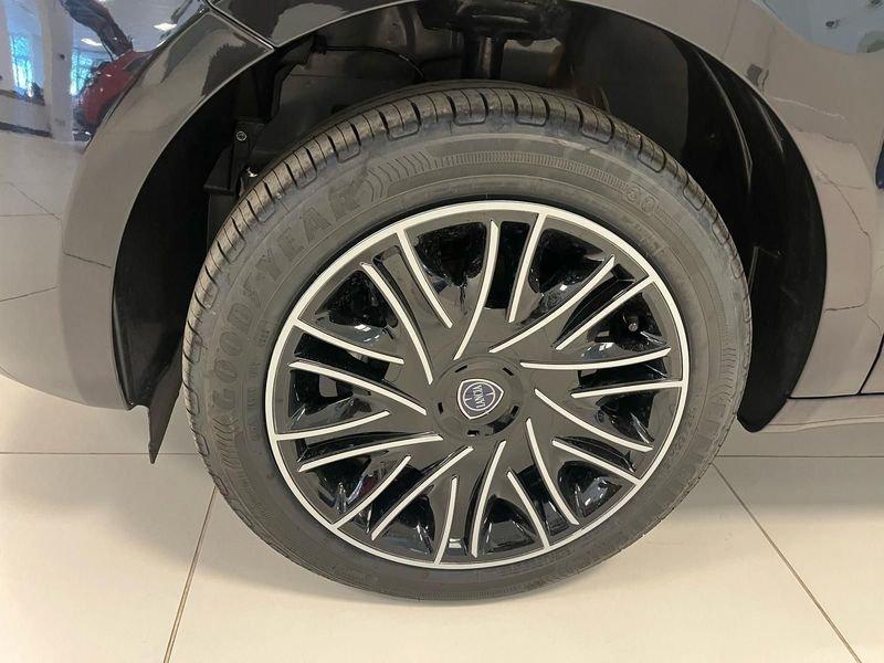 Lancia Ypsilon 1.0 FireFly 5 porte S&S Hybrid Silver Plus