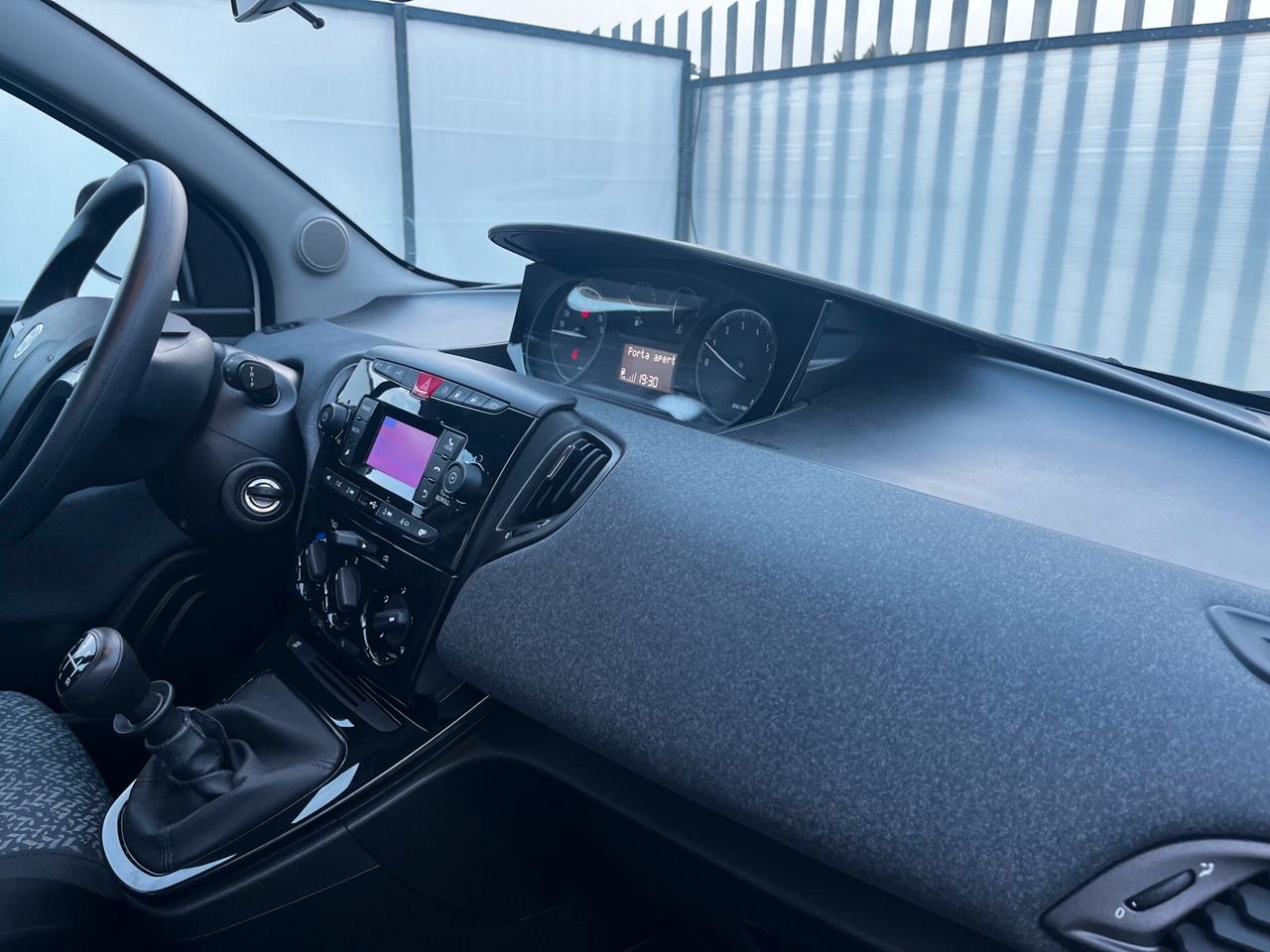 Lancia Ypsilon 0.9 TwinAir 5 porte Metano Ecochic Gold