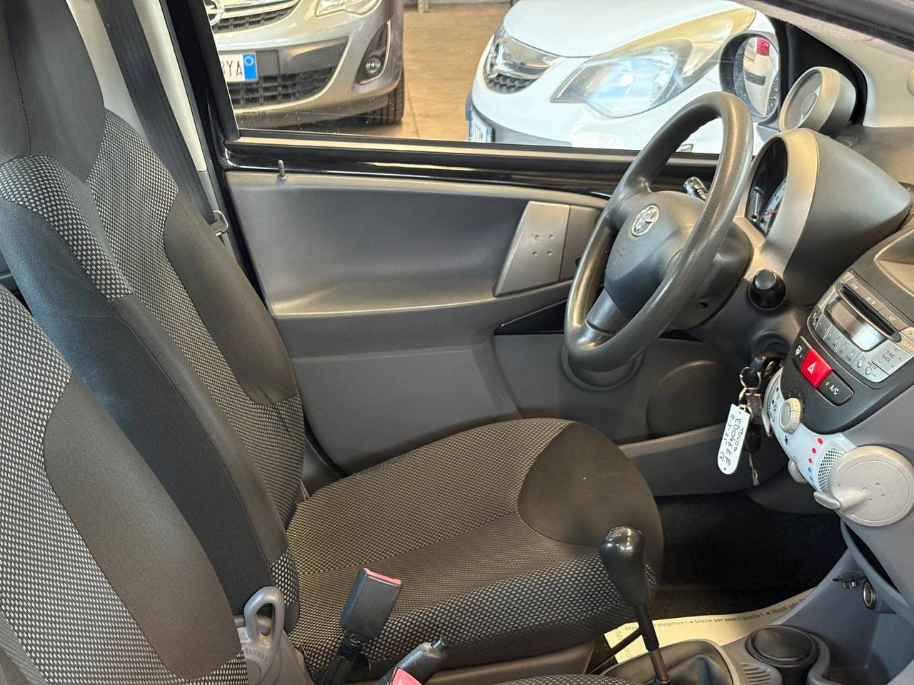 Toyota Aygo 1.0 12V VVT-i 5 porte Sol Red Edition