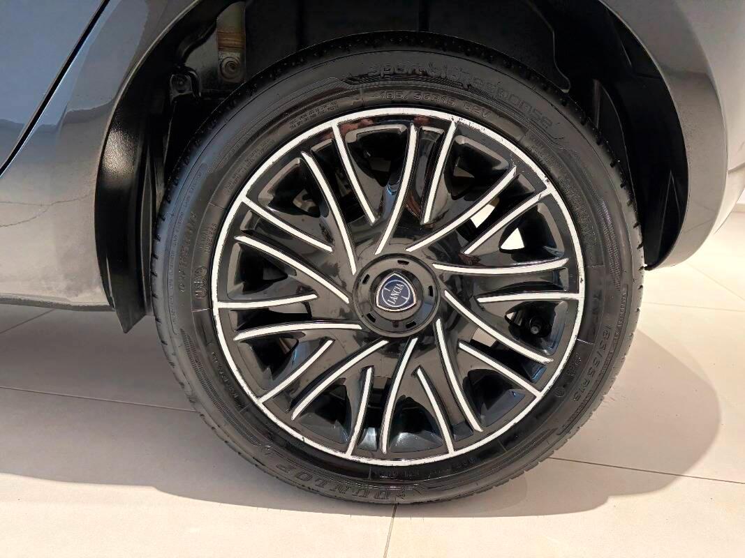 Lancia Ypsilon III 1.0 firefly hybrid Gold s&s 70cv 5p.ti