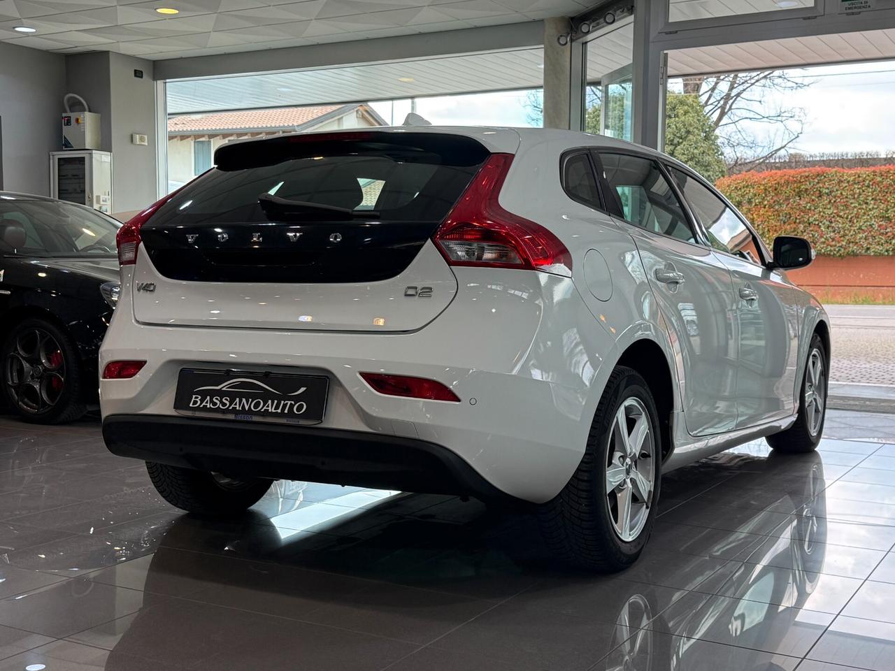 Volvo V40 2.0 d2 Business my17 92.000 KM!!