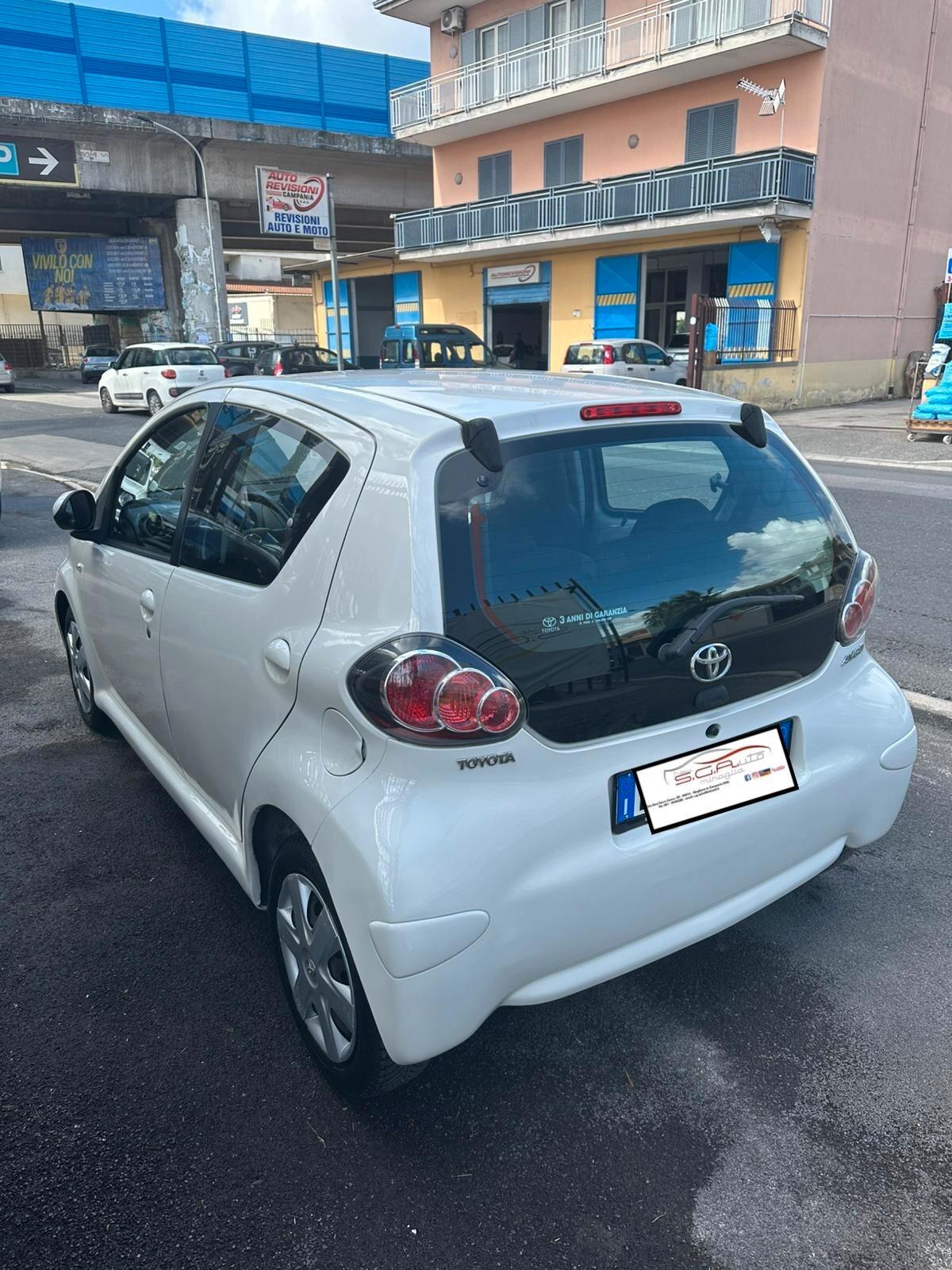 Toyota Aygo 1.0 12V VVT-i 5 porte Deep Ocean Connect