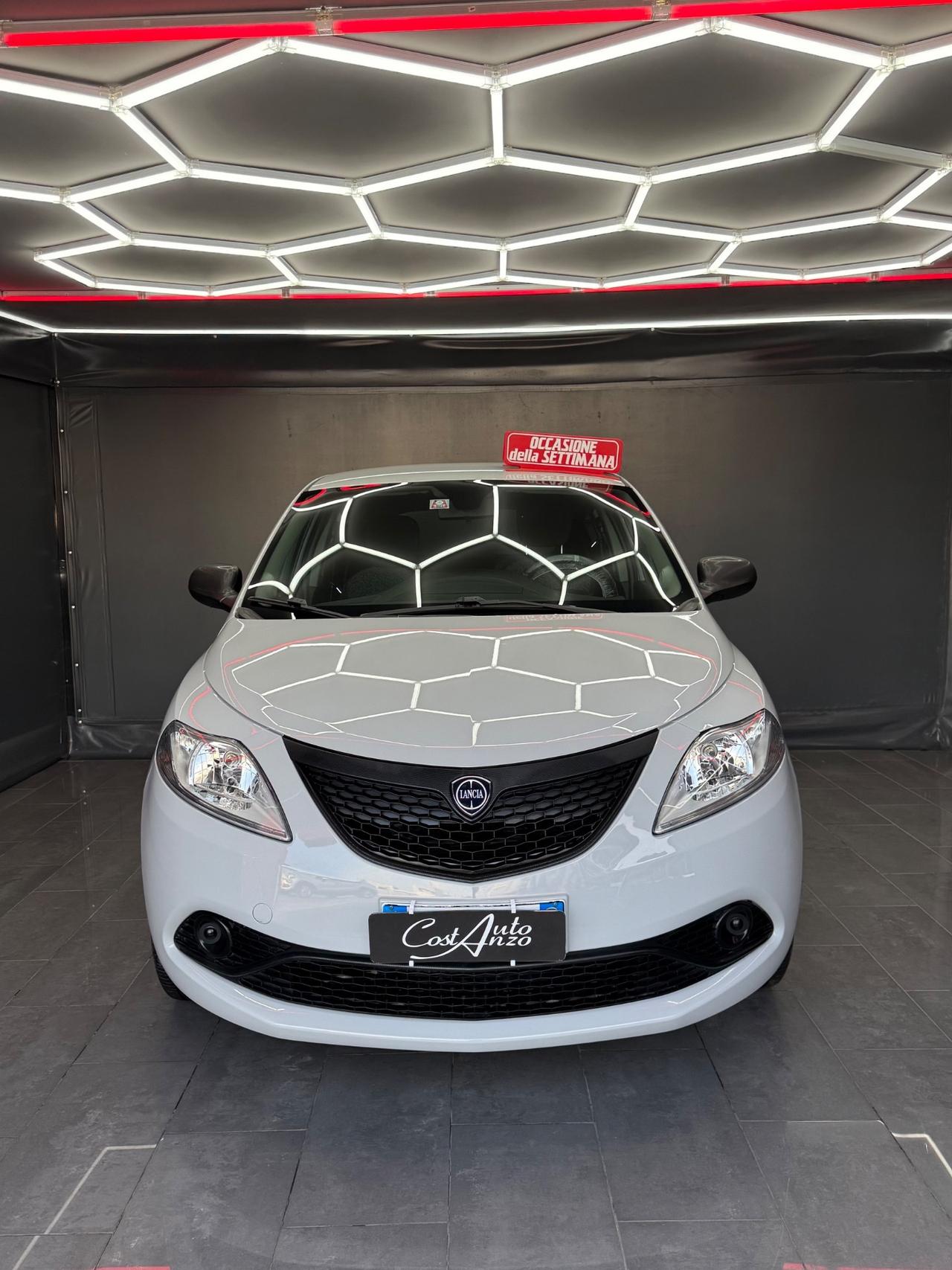 Lancia Ypsilon 1.0 Hybrid Ecochic Gold 2021