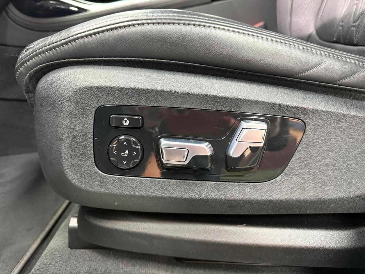 Bmw X7 M M60i xDrive 48V (390)