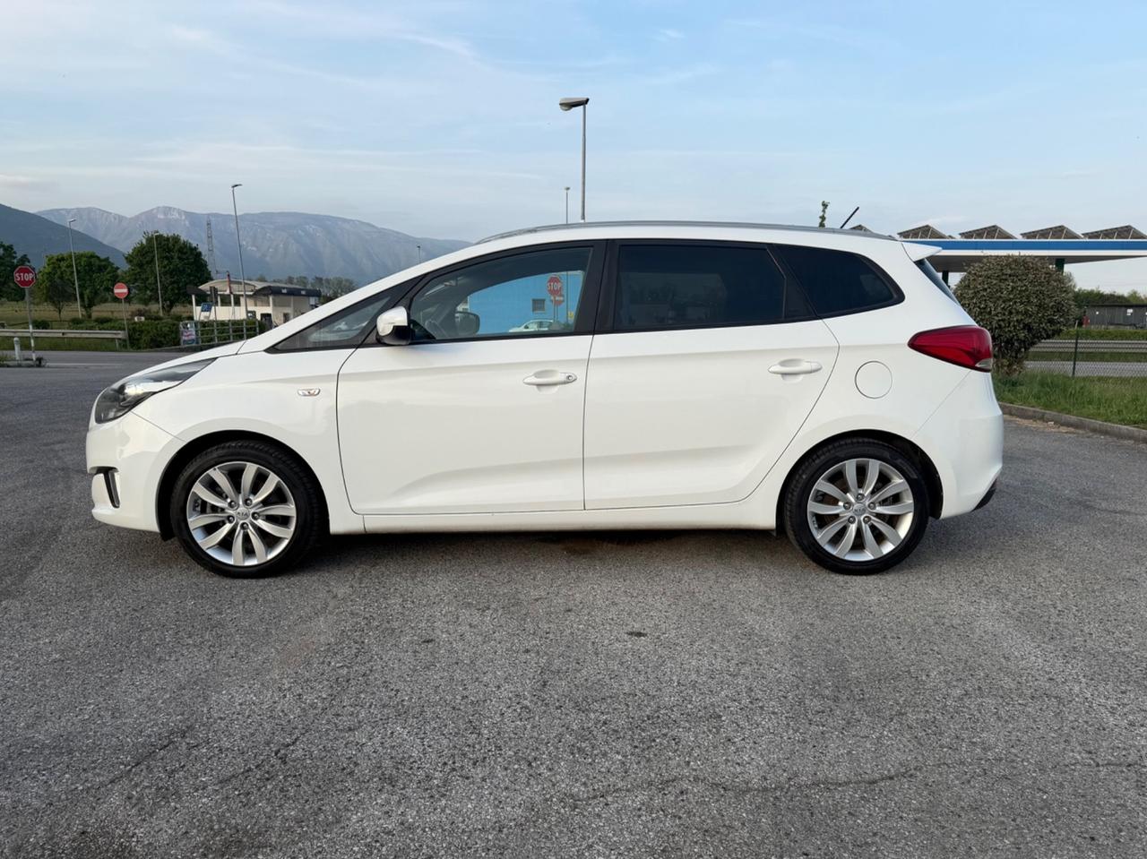 Kia Carens 1.6 GDI Class