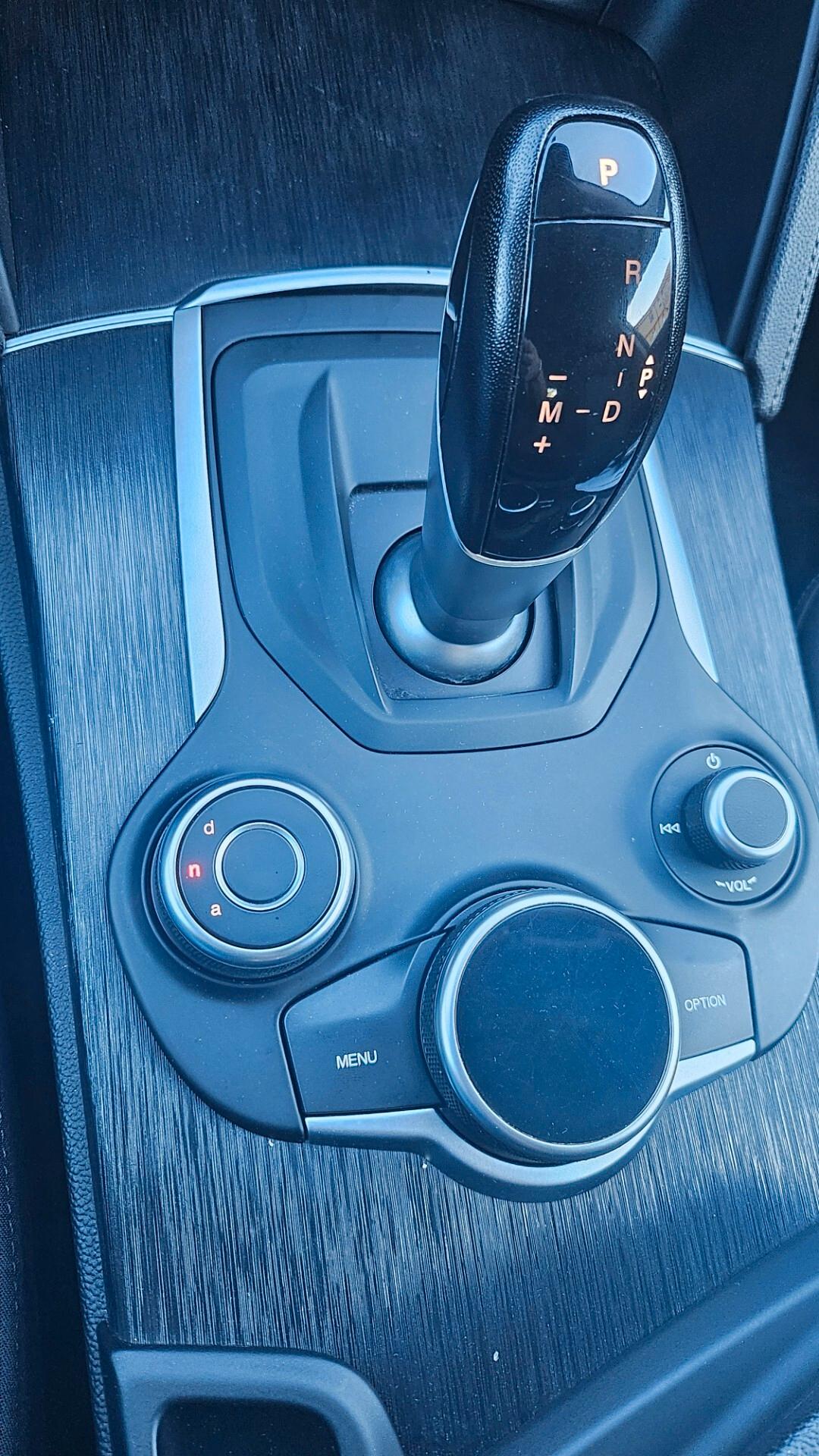 Alfa Romeo Stelvio 2.2 Turbodiesel 160 CV AT8 RWD