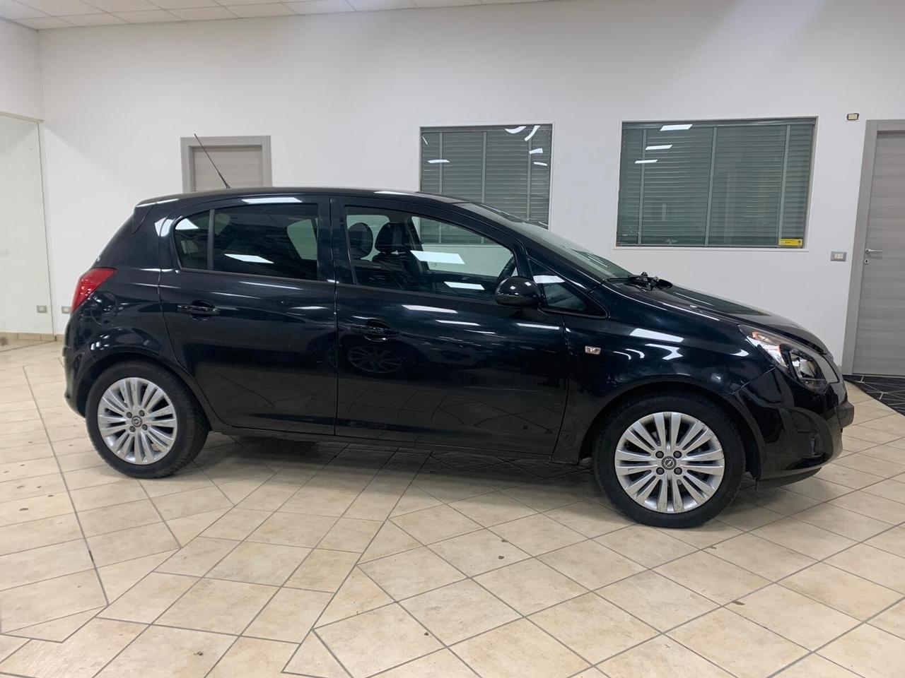 Opel Corsa 1.2 5 porte Sport