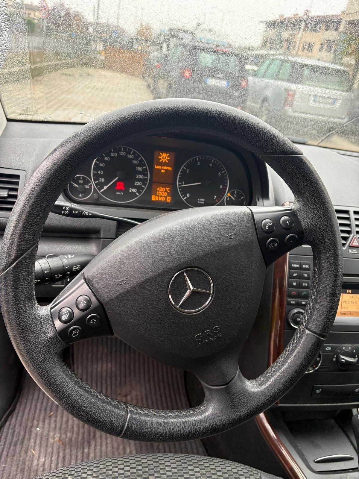 Mercedes-benz A 150 BlueEFFICIENCY Avantgarde