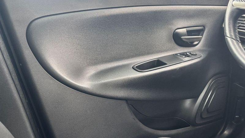 Lancia Ypsilon III 2015 5 Porte 1.2 Ecochic 69cv Gold my16