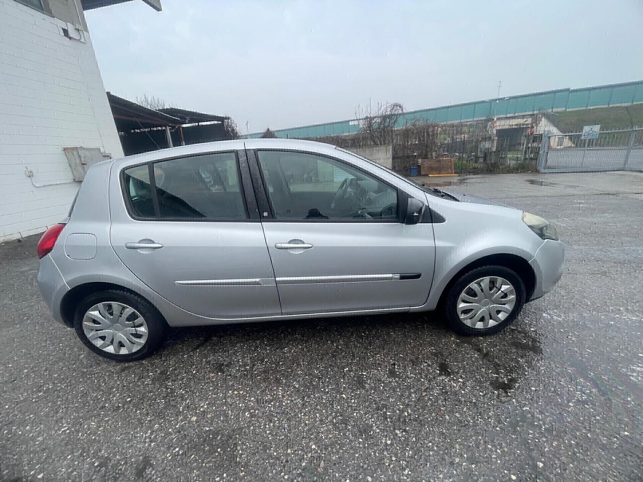 Renault Clio 1.2 16V 5 porte Dynamique