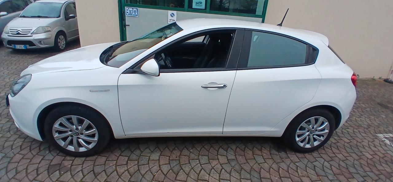 Alfa Romeo Giulietta 1.6 JTDm 120 CV neopatentati