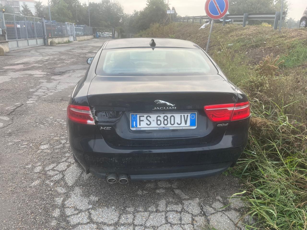 Jaguar XE 2.0 D 163 CV aut. Pure