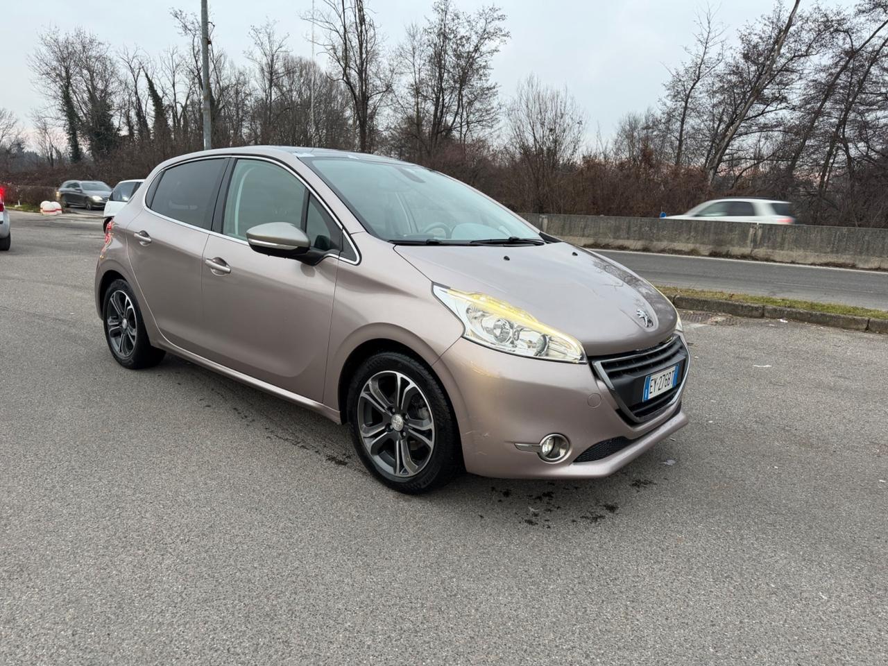 Peugeot 208 PureTech 82 5 porte Allure