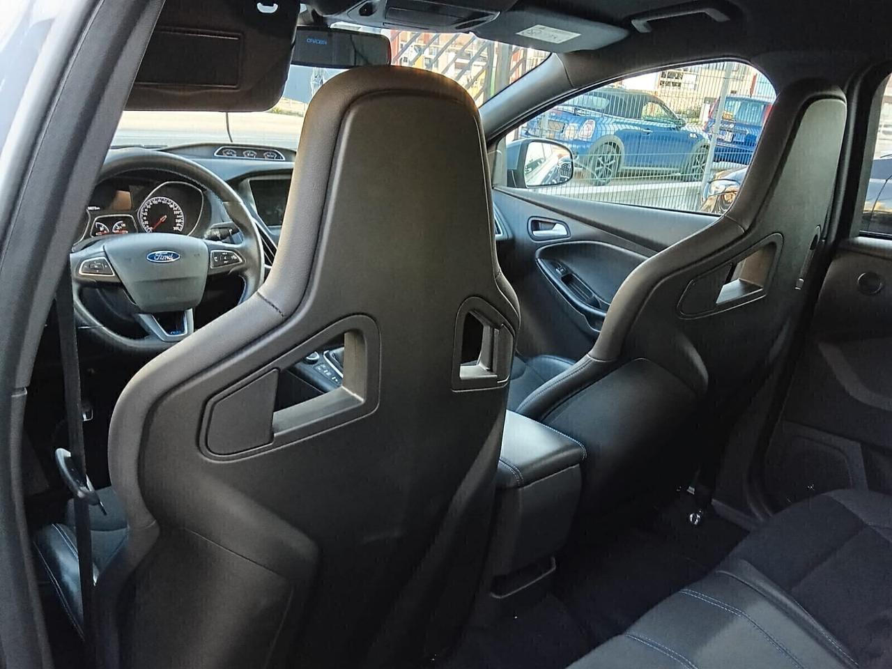 Ford Focus RS 2.3 350 CV AWD