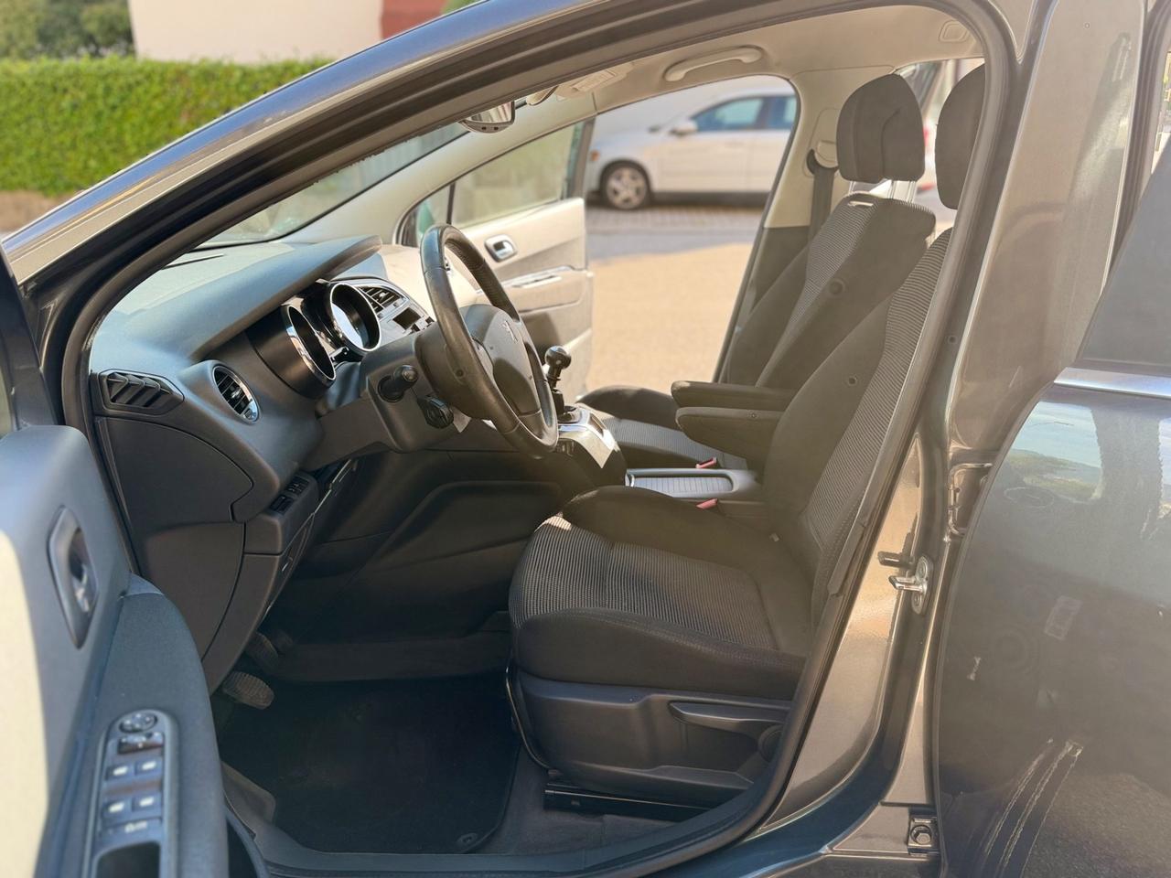 Peugeot 5008 2.0 HDi 163CV aut. Féline
