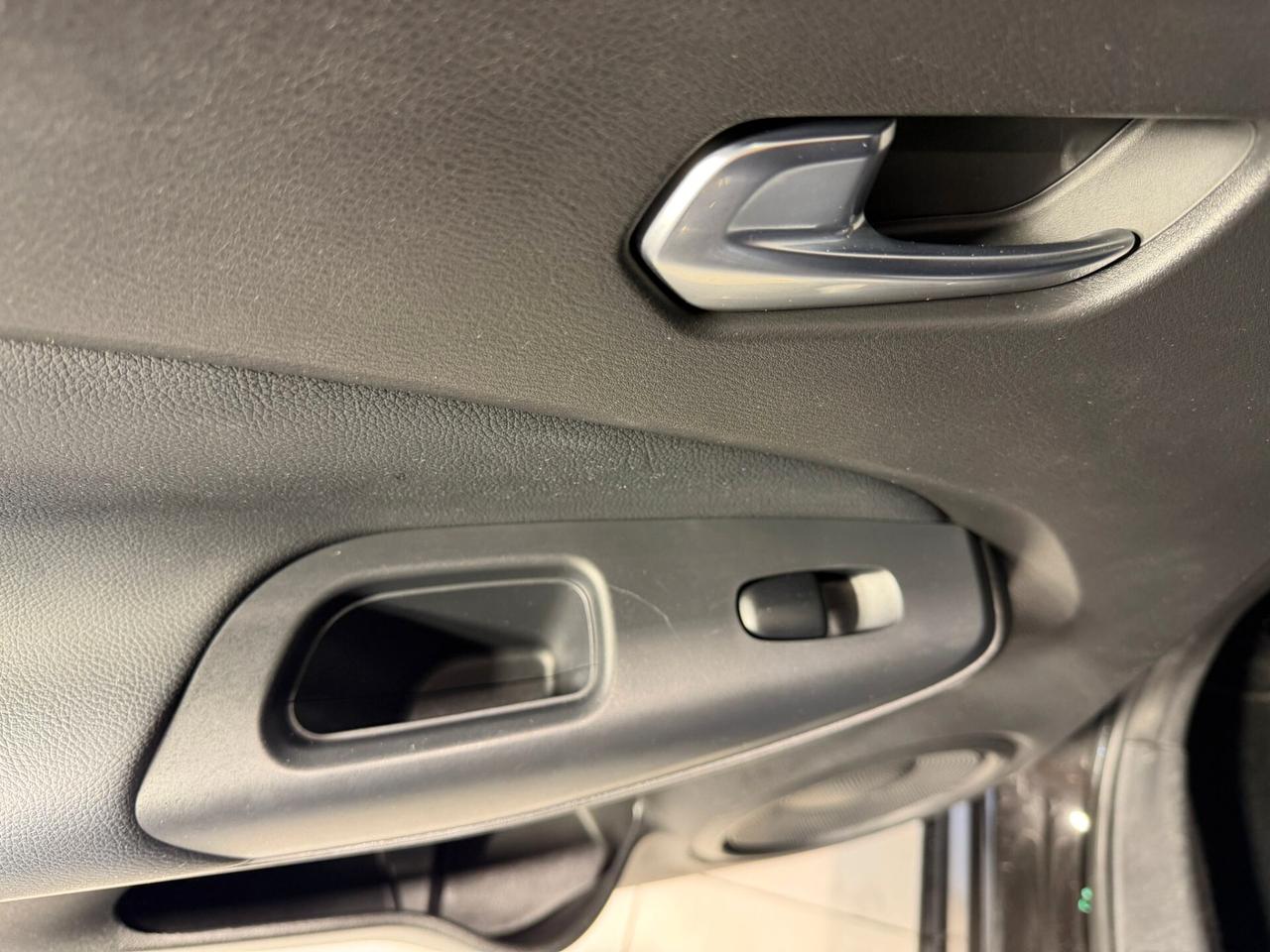 Nissan Juke 1.0 DIG-T 114 CV N-Connecta