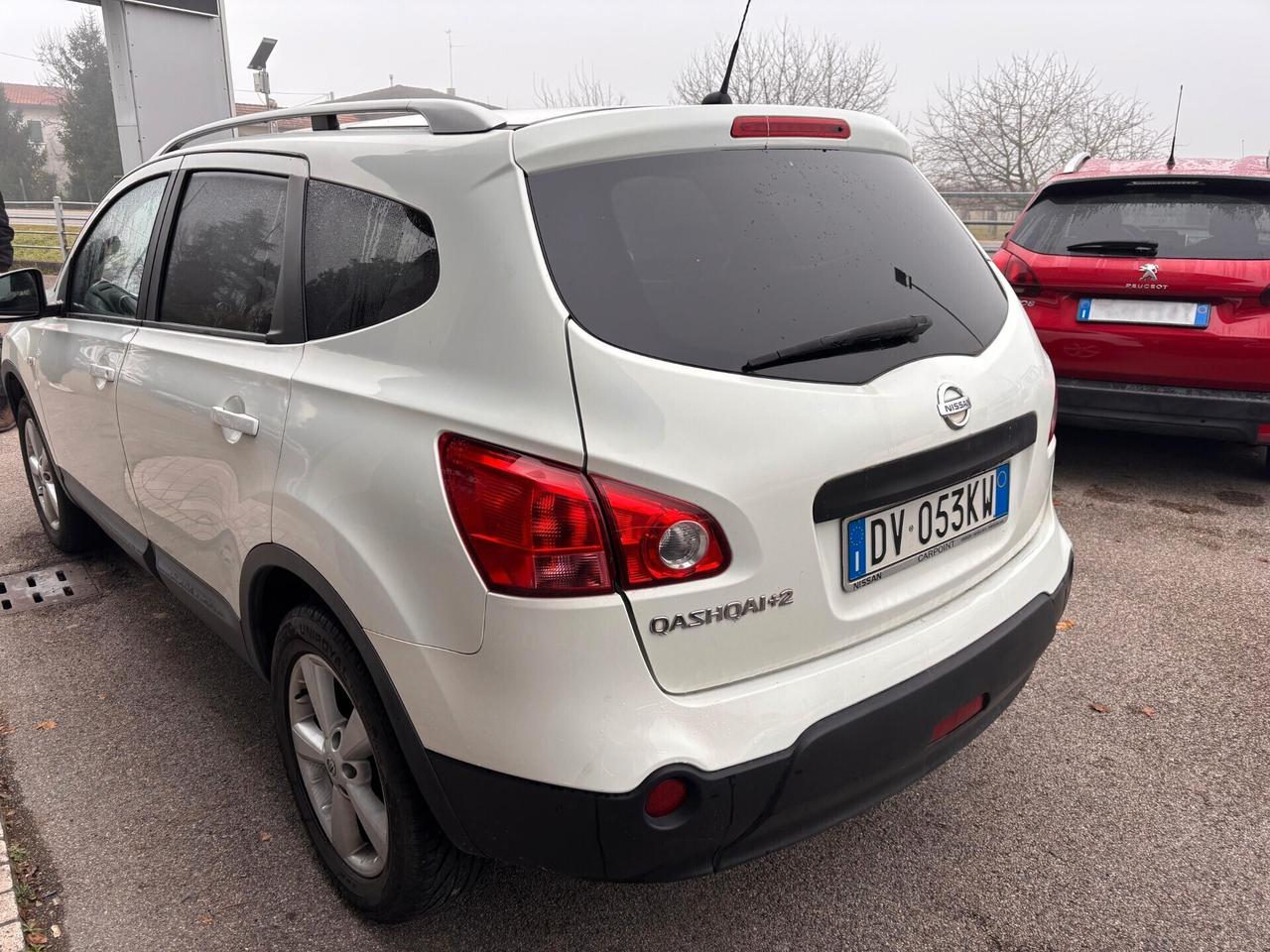 Nissan Qashqai 2 1.6 16V Tekna 7 Posti