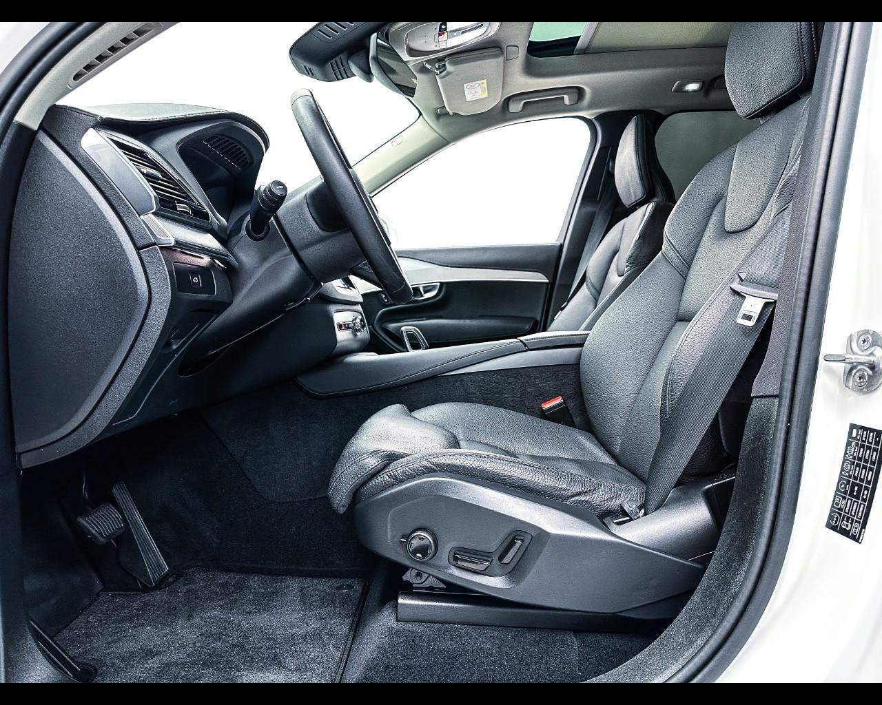 VOLVO XC90 B5 (d) AWD automatico 7 posti Plus Bright