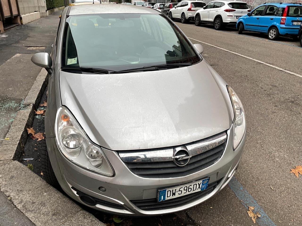 Opel Corsa 1.2 5 porte Cosmo imp.gas km 125.000
