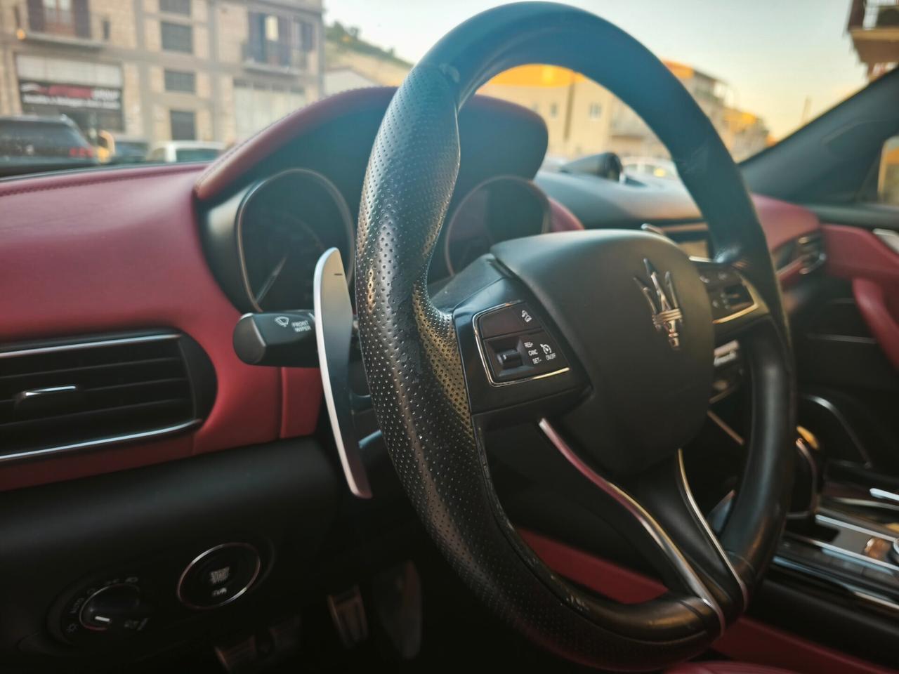 Maserati Levante SQ4 V6 430 CV TETTO