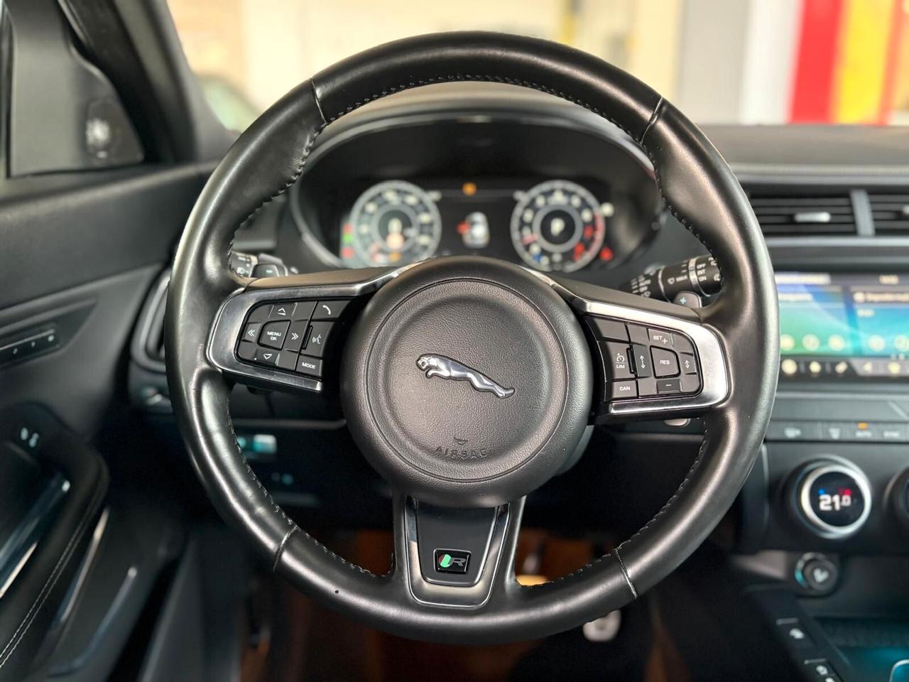 Jaguar E-Pace 2.0 300 CV AWD aut. R-Dynamic HSE