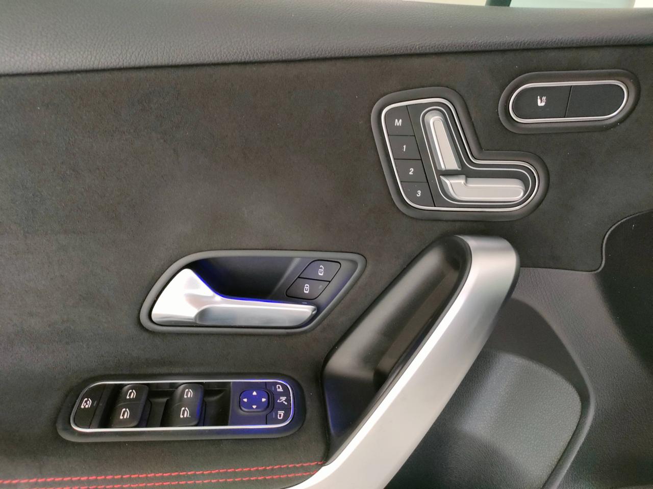 Mercedes-Benz Classe A - W177 2018 - A 180 d Premium auto