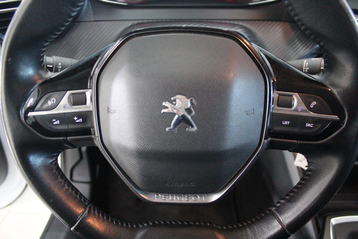 PEUGEOT - 208 - BlueHDi 100 S&S 5p. Active