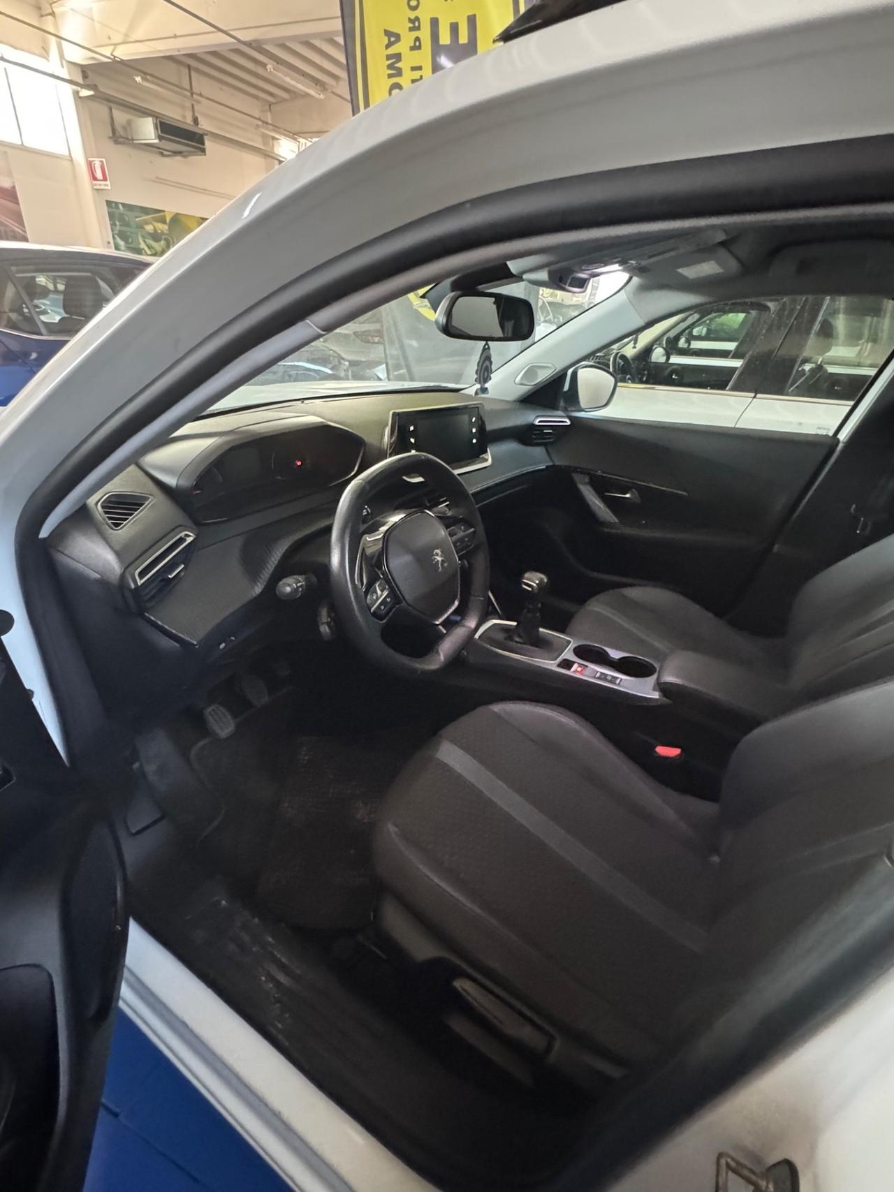 Peugeot 2008 PureTech 130 S&S EAT8 Active