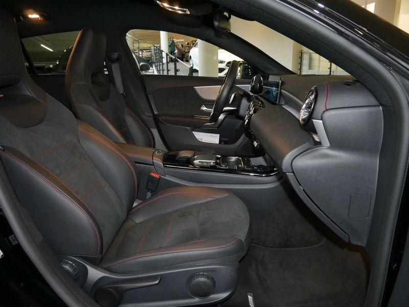 Mercedes-benz CLA 180 d Automatic Premium AMG Promozione fino al 30/01/2023