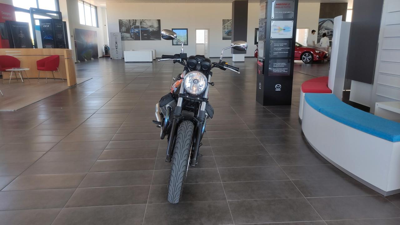 Moto Guzzi V7 SPECIAL