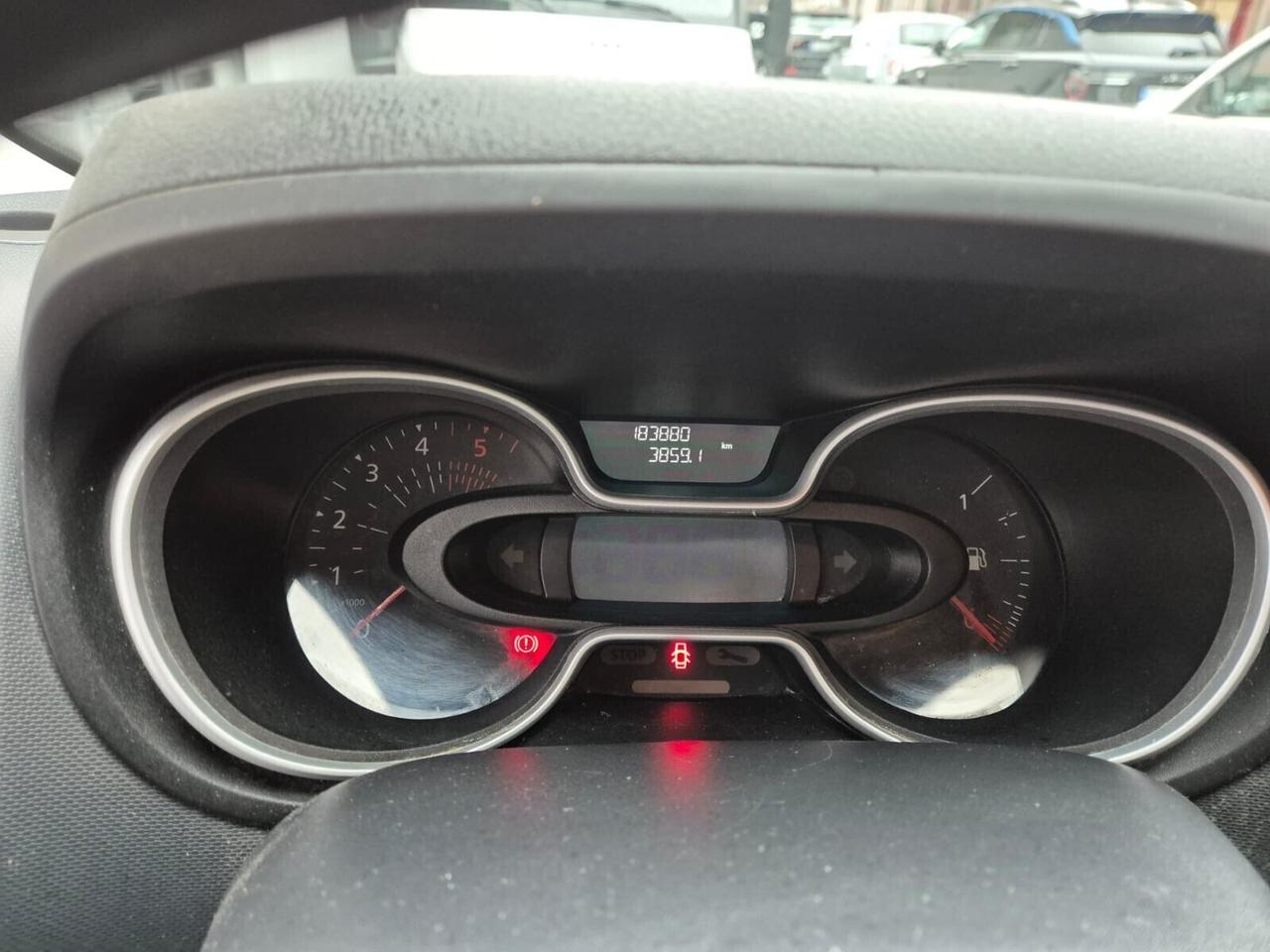 Renault Trafic 2.0 dCi 120CV 3 POSTI