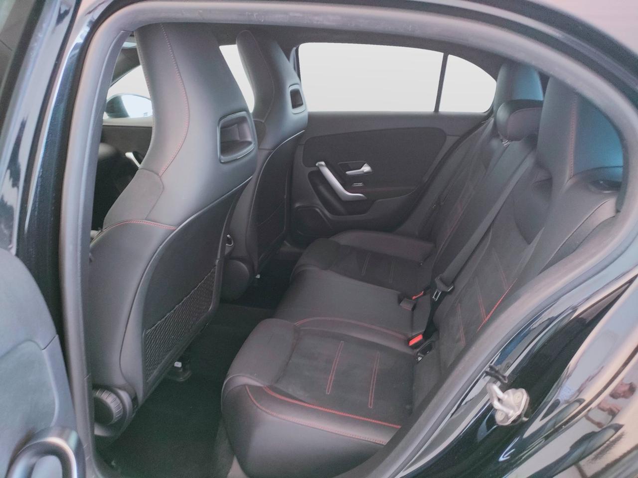 Mercedes-Benz Classe A - W177 2018 - A 180 d Premium auto