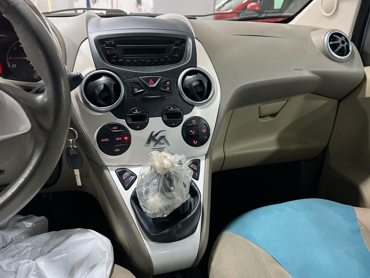 NUOVA FORD KA TITANIUM 1.2 BENZ 70CV