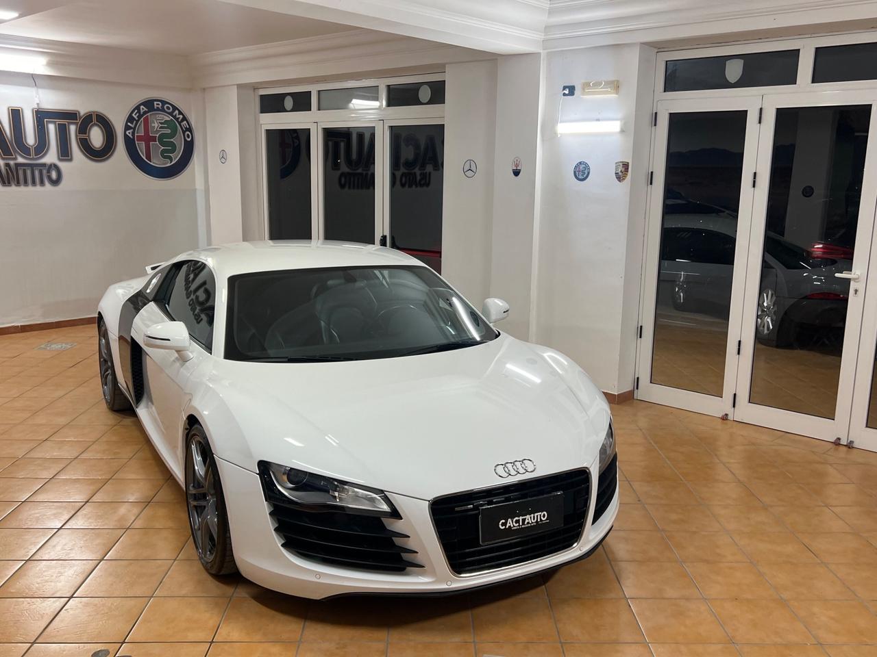 Audi R8 4.2 V8 FSI quattro R tronic Carbon