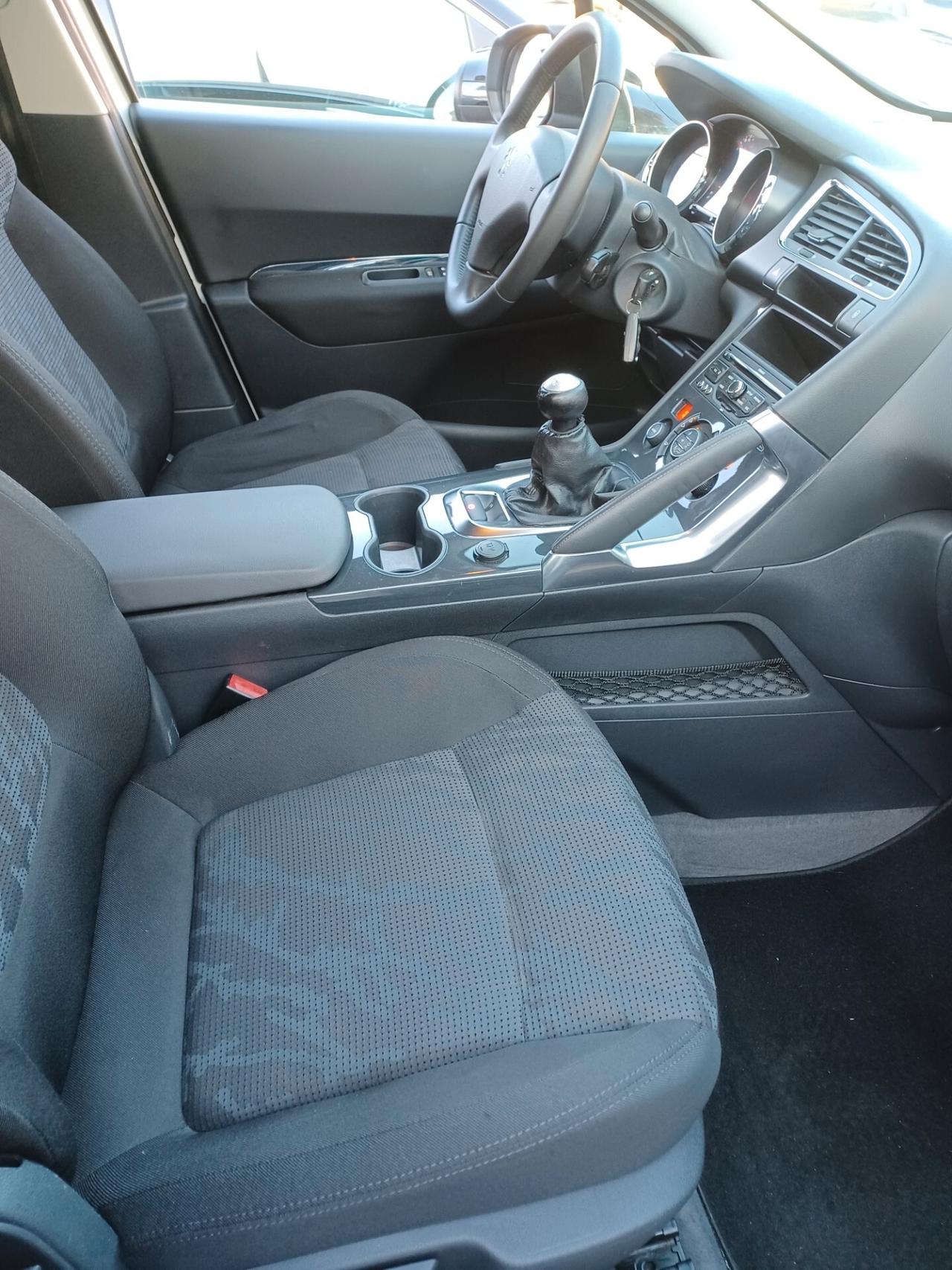Peugeot 3008 1.6 HDi UNICO PROPRIETARIO NAVI