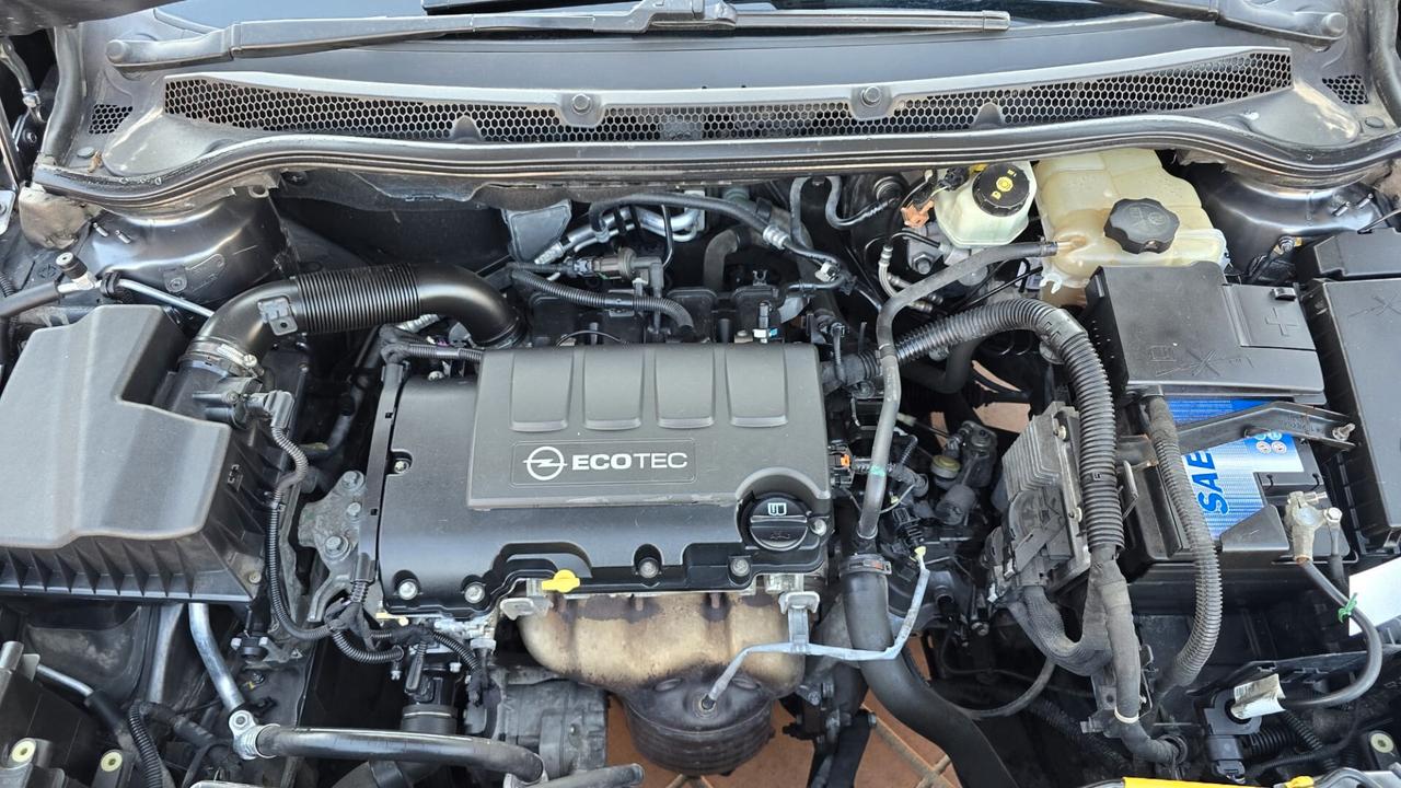 Opel Astra 1.4 100CV 5 porte Cosmo