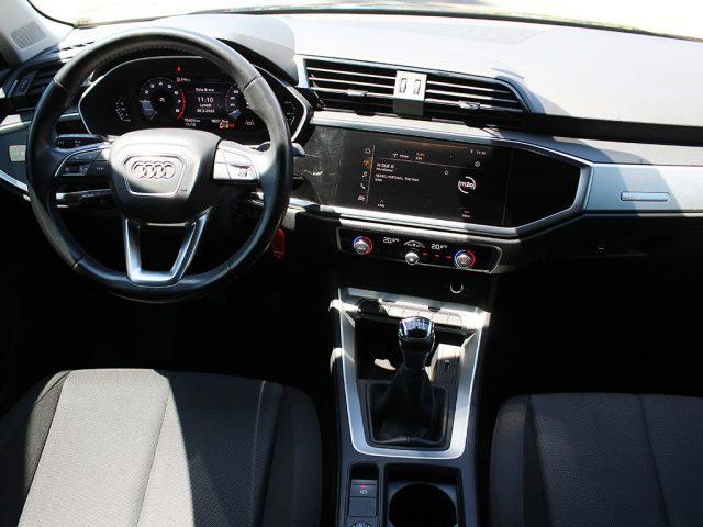 AUDI Q3 35 TFSI Business