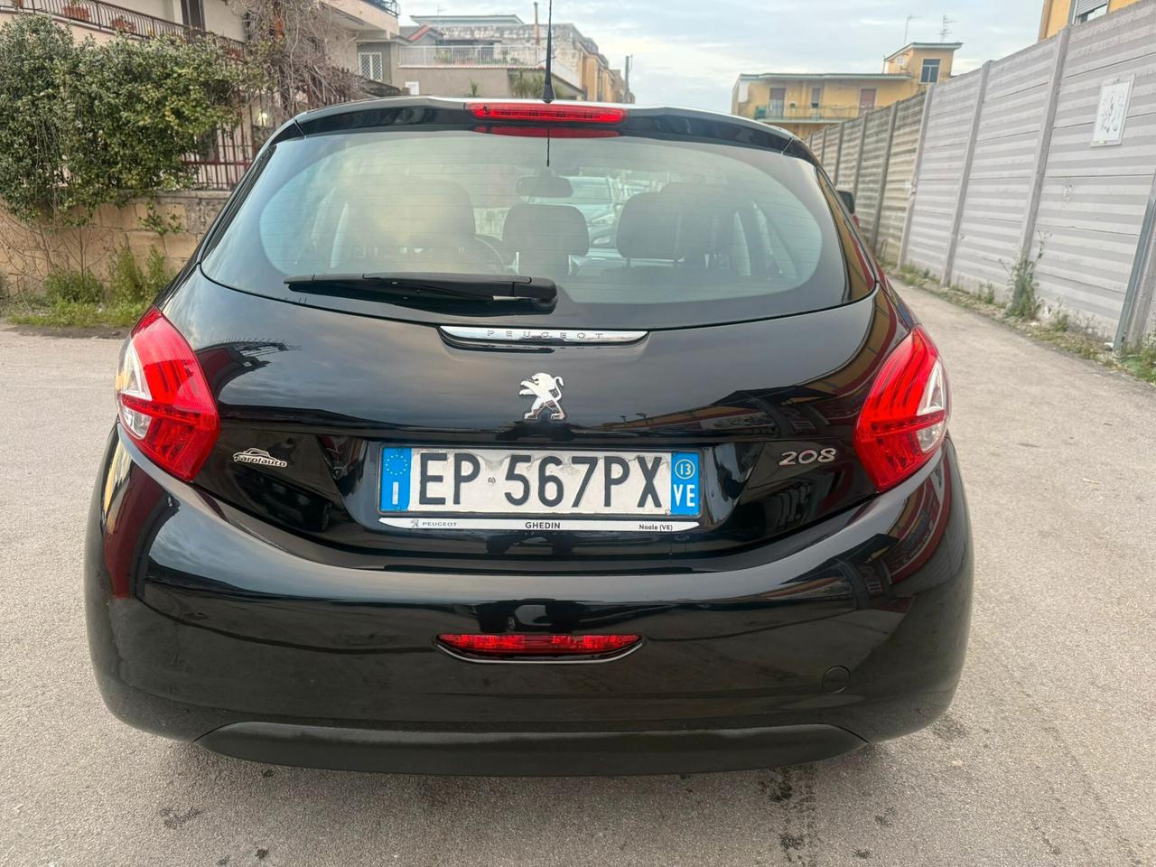 Peugeot 208 1.2 82cv Allure - 2013