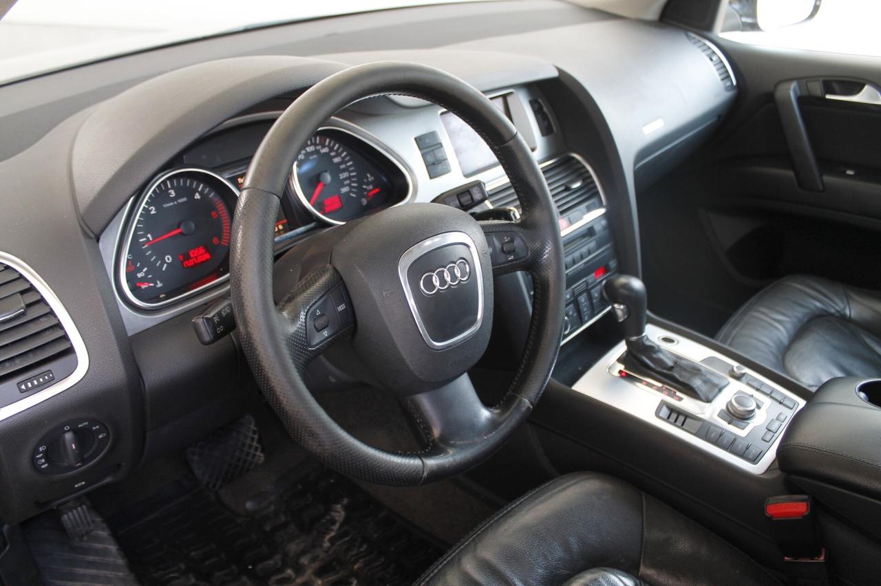 Audi Q7 3.0 V6 TDI 233CV quattro tiptronic