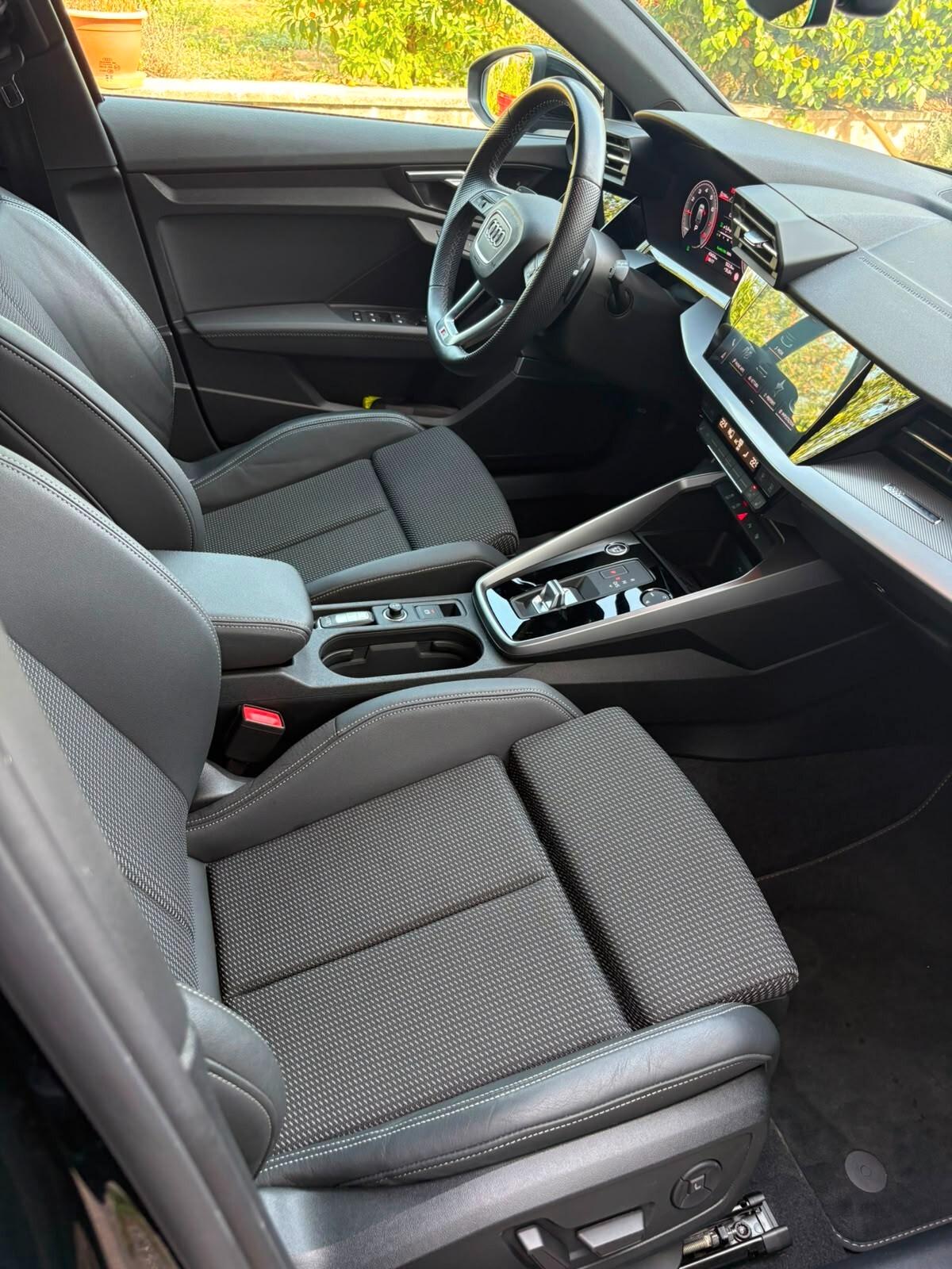 Audi A3 SPB 30 g-tron S tronic line FULL FULL