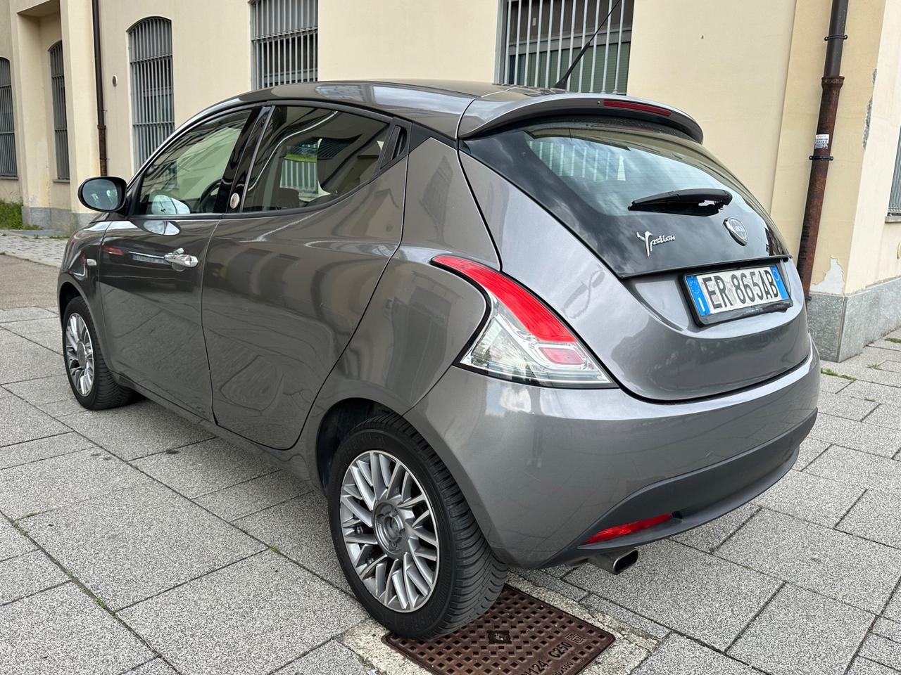 Lancia Ypsilon 1.2 69 CV 5 porte GPL Ecochic Platinum