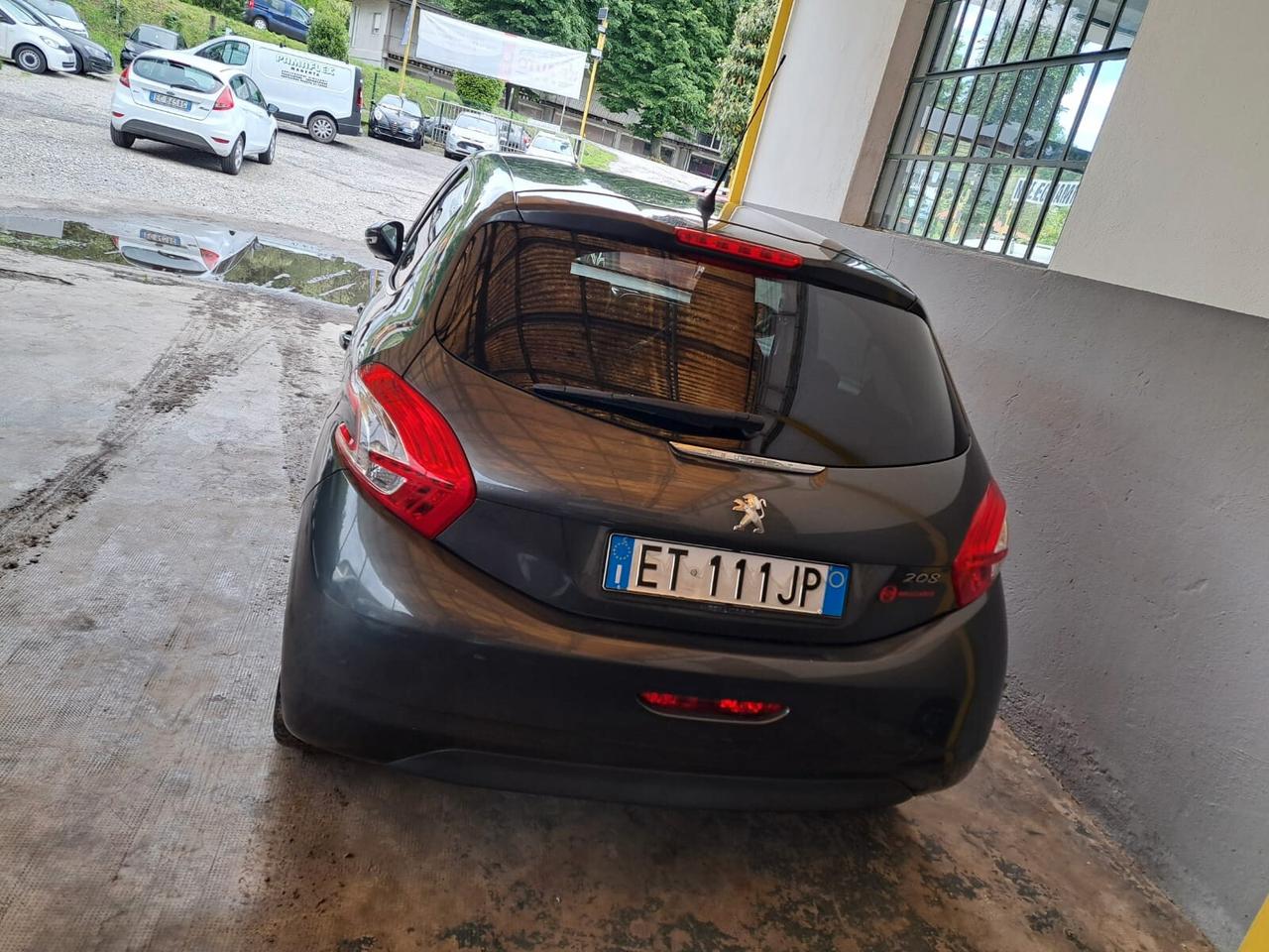 Peugeot 208 1.4 HDi 68 CV 5 porte Allure