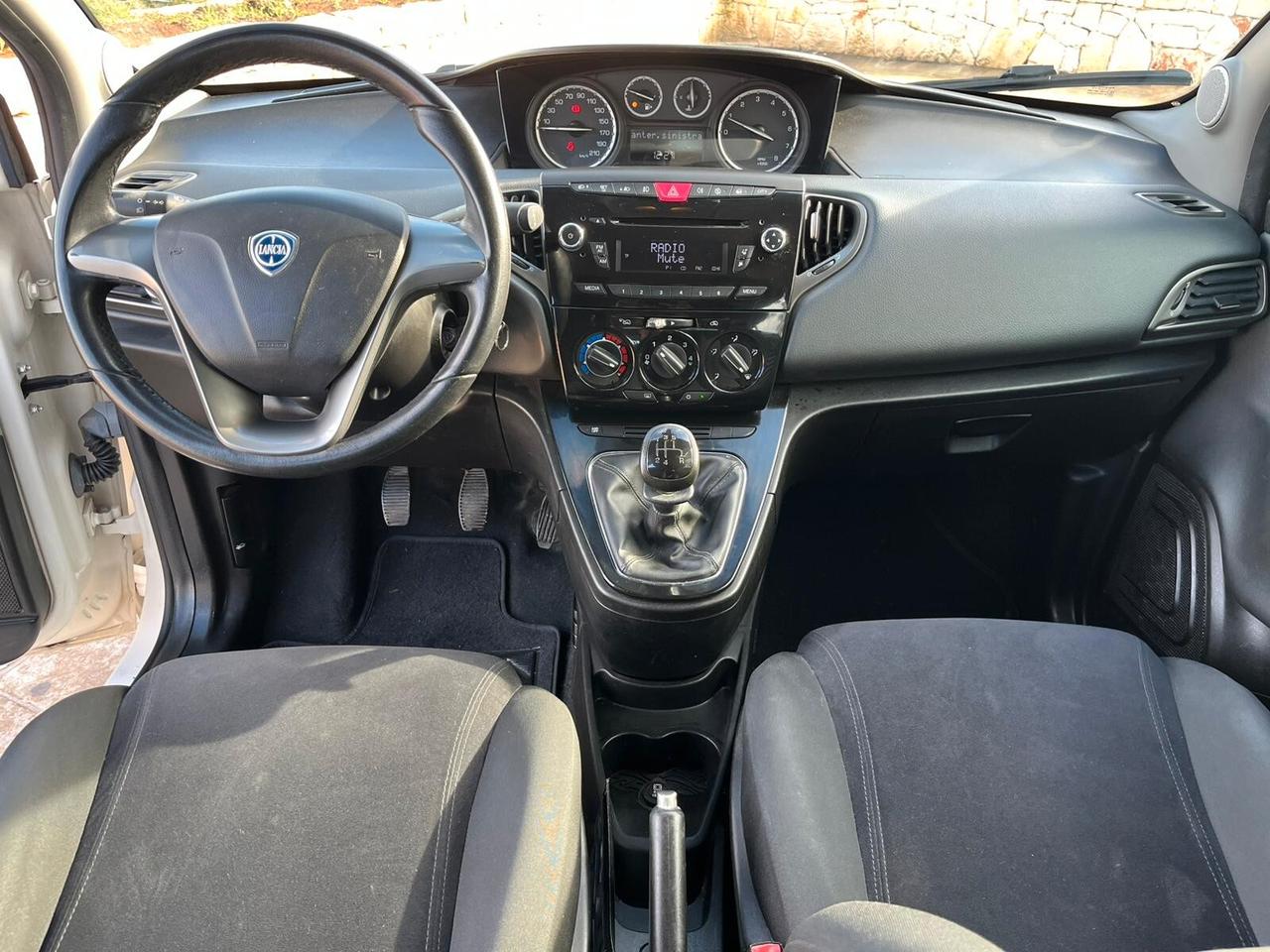 Lancia Ypsilon 1.2 - IDEALE X NEOPATENTATI - 2011