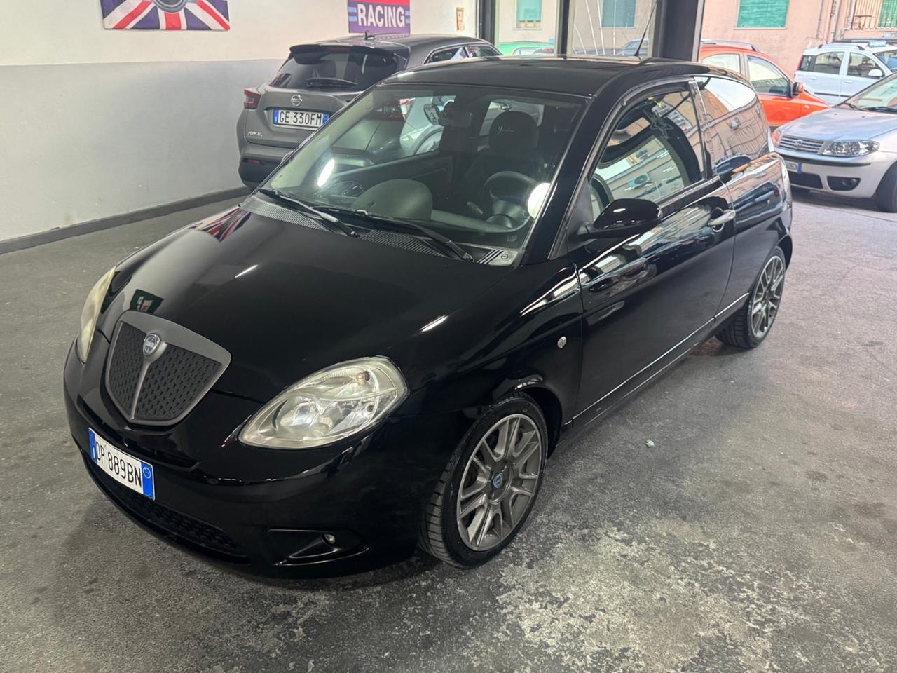 Lancia Ypsilon 1.3 MJT 75 CV MomoDesign